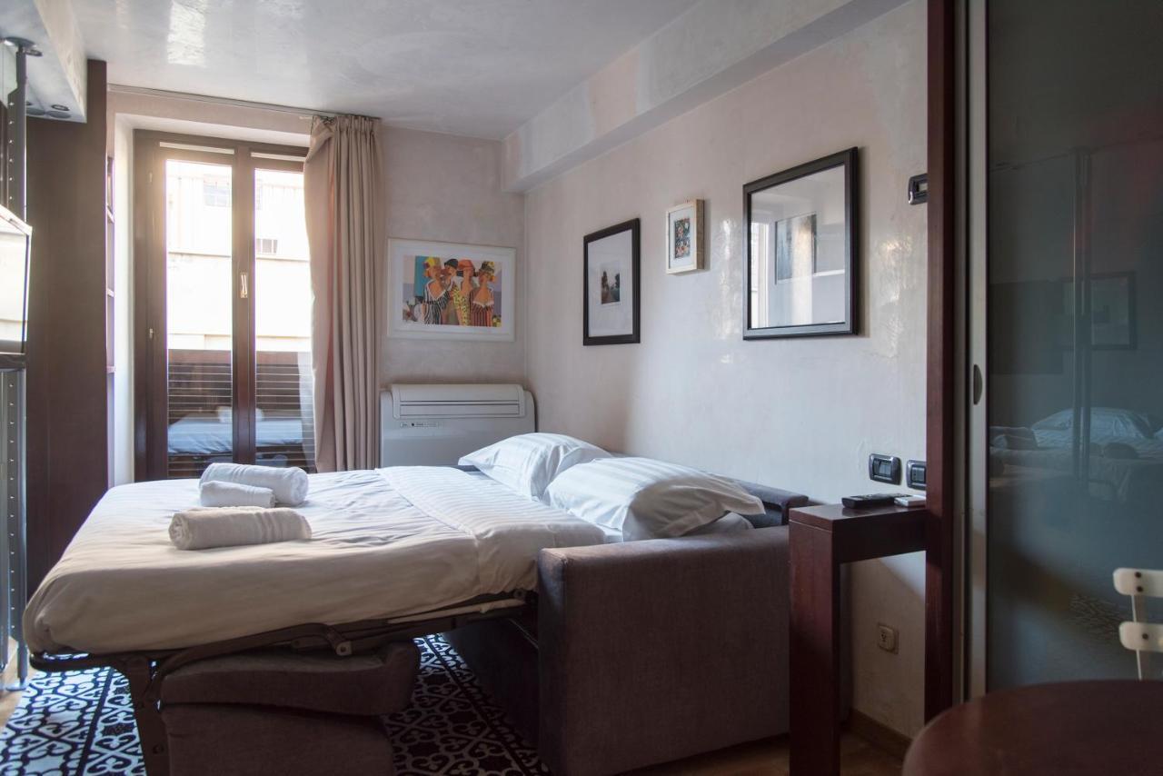 Youhosty - Duomo Studio Apartment ミラノ エクステリア 写真