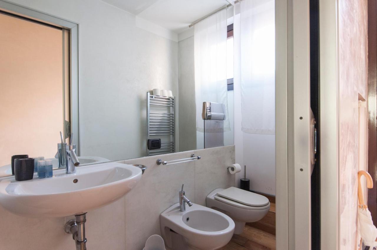 Youhosty - Duomo Studio Apartment ミラノ エクステリア 写真